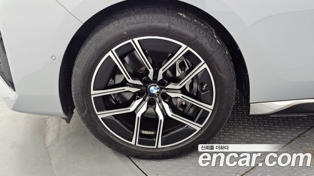 BMW 7-Series G70 740i sDrive M Sport - фото 4