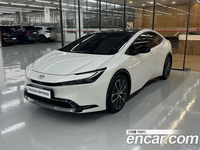 Toyota Prius 5-го поколения 2.0 XLE - фото 0