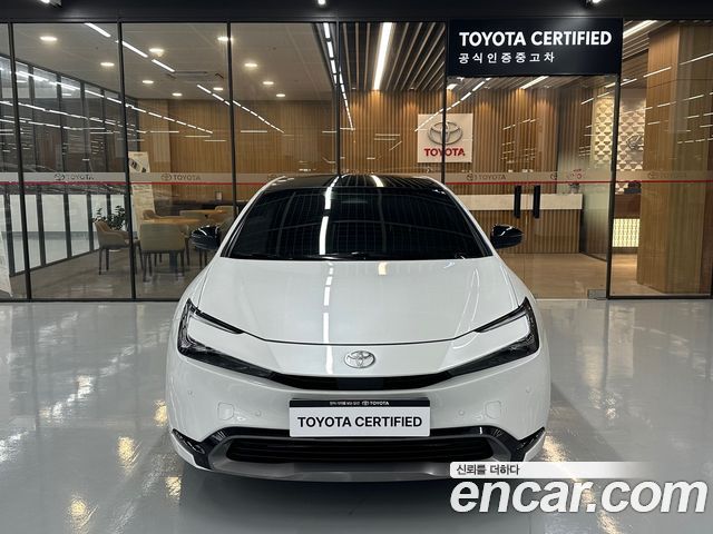 Toyota Prius 5-го поколения 2.0 XLE - фото 2
