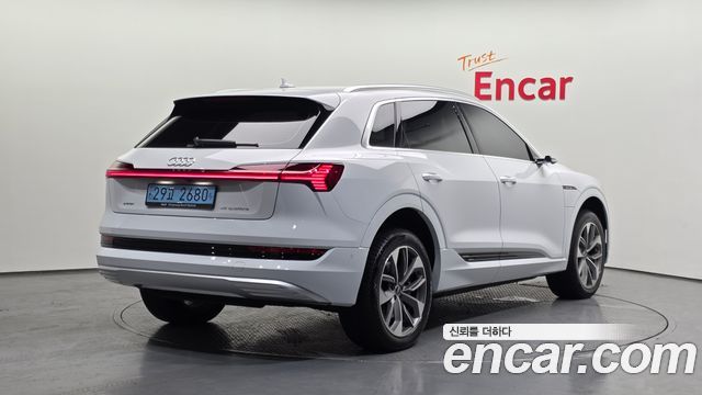 Audi e-tron 55 Quattro - фото 1