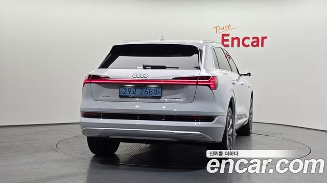 Audi e-tron 55 Quattro - фото 3