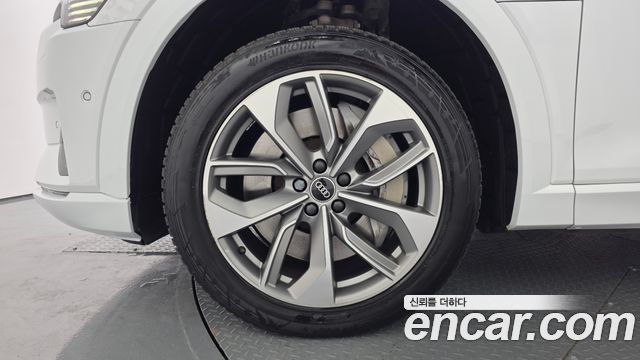 Audi e-tron 55 Quattro - фото 4