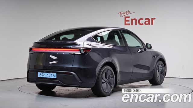 Tesla Model Y Premium Long Range AWD - фото 0