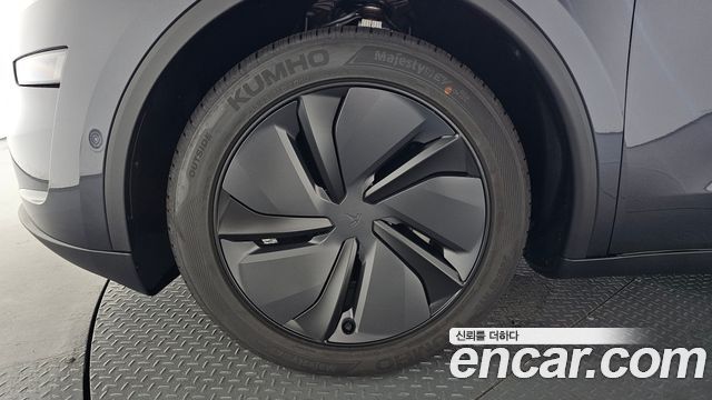 Tesla Model Y Premium Long Range AWD - фото 3