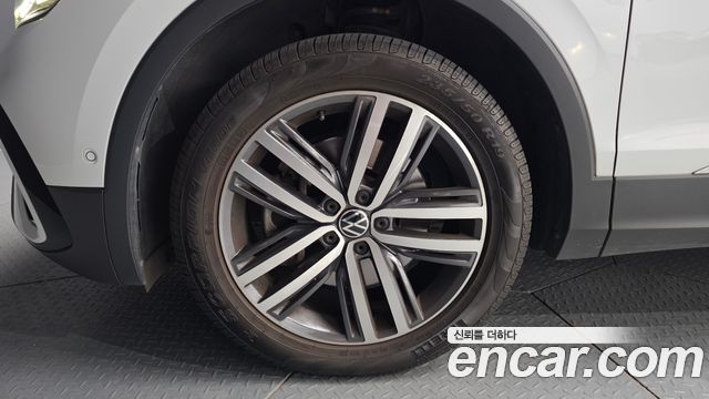 Volkswagen Tiguan 2.0 TSI Prestige - фото 3
