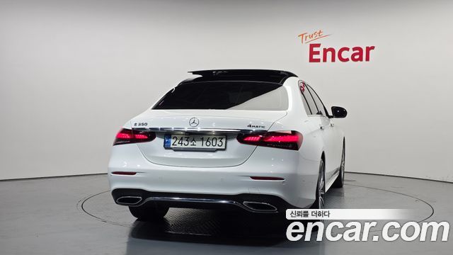 Mercedes-Benz E-Class W213 E350 4MATIC AMG Line - фото 3