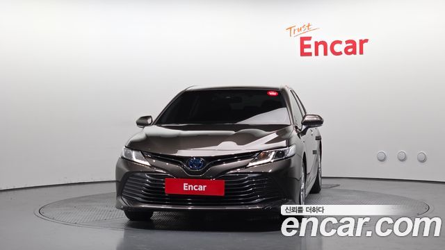 Toyota Camry XV70 2.5 LE Hybrid - фото 2
