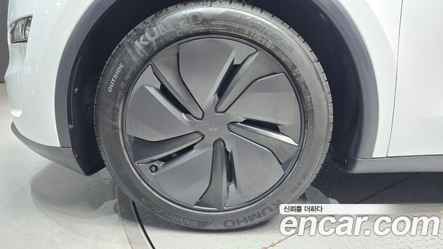 Tesla Model Y Premium RWD - фото 4