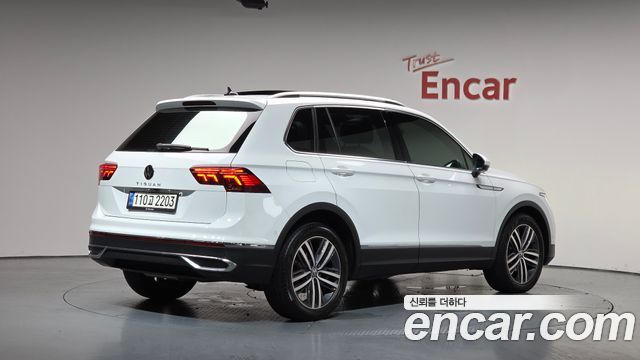 Volkswagen Tiguan 2-го поколения 2.0 TDI Prestige - фото 1