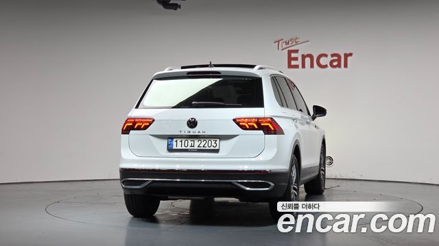 Volkswagen Tiguan 2-го поколения 2.0 TDI Prestige - фото 3