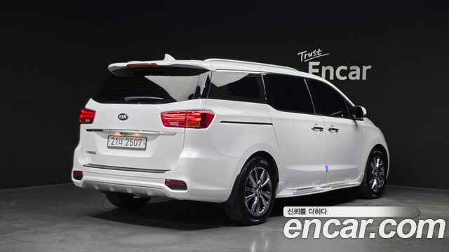 Kia Carnival Новый 9-Seater Prstige - фото 1