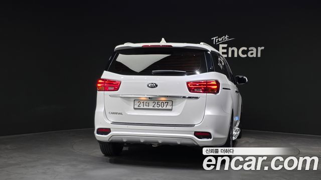 Kia Carnival Новый 9-Seater Prstige - фото 3