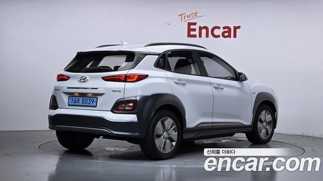 Hyundai Kona Premium - фото 1