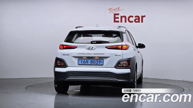 Hyundai Kona Premium - фото 3