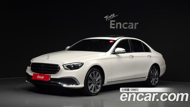 Mercedes-Benz E-Class W213 E350 4MATIC Exclusive - фото 0
