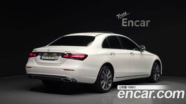 Mercedes-Benz E-Class W213 E350 4MATIC Exclusive - фото 1