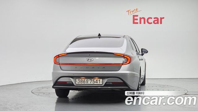 Hyundai Sonata DN8, гибрид Premium Family - фото 3