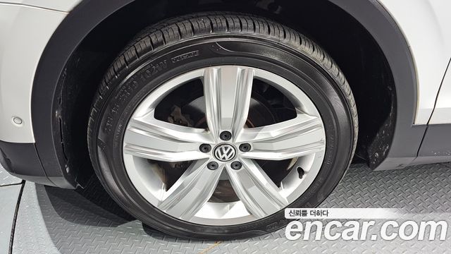 Volkswagen Tiguan 2-го поколения 2.0 TDI 4Motion Prestige - фото 4