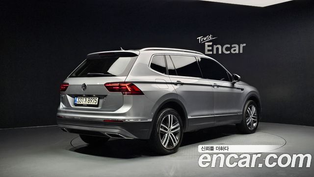 Volkswagen Tiguan 2.0 TDI Prestige - фото 1