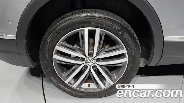 Volkswagen Tiguan 2.0 TDI Prestige - фото 4