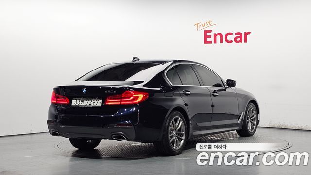 BMW 5-Series G30 520d M Sport package - фото 1