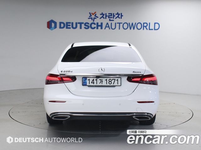 Mercedes-Benz E-Class W213 E220d 4MATIC Exclusive - фото 3