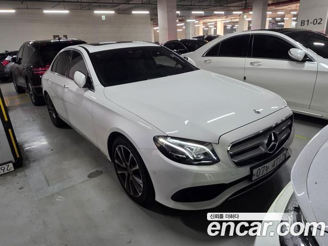 Mercedes-Benz E-Class W213 E300 4MATIC Avnatgarde - фото 0