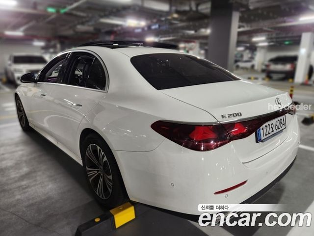 Mercedes-Benz E-Class W214 E200 Avantgarde - фото 2
