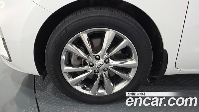 Kia Carnival Новый 9-Seater Noblesse - фото 4