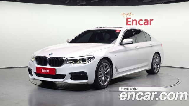 BMW 5-Series G30 520i M Sport - фото 0