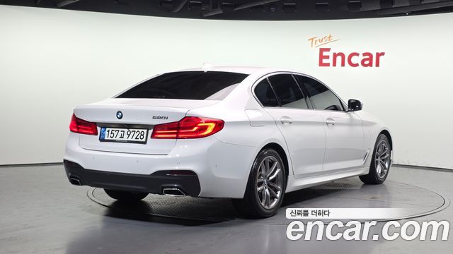 BMW 5-Series G30 520i M Sport - фото 1