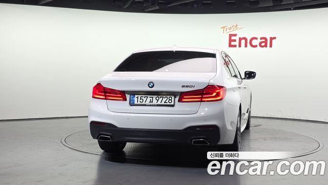 BMW 5-Series G30 520i M Sport - фото 3
