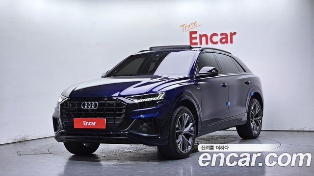 Audi Q8 55 TFSI Quattro Premium - фото 0