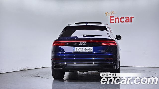 Audi Q8 55 TFSI Quattro Premium - фото 3
