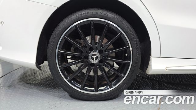 Mercedes-Benz CLA-Class C117 CLA250 4MATIC AMG Line - фото 4