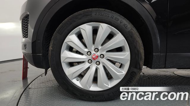 Jaguar E-PACE P250 SE - фото 4