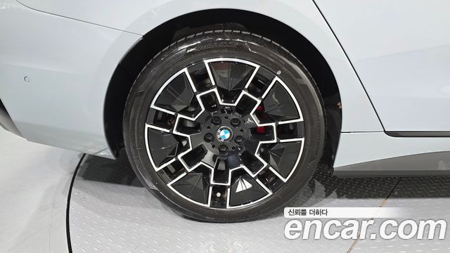 BMW i4 eDrive40 M Sports Pro - фото 4