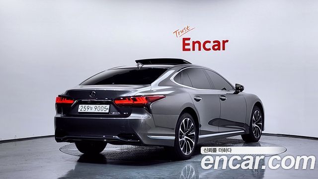 Lexus LS 5-го поколения 3.5 Luxury AWD - фото 1