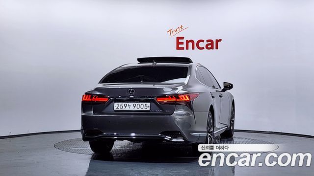 Lexus LS 5-го поколения 3.5 Luxury AWD - фото 3