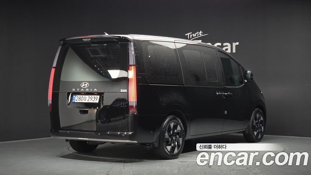 Hyundai Staria Новый HEV 1.6T Lounge 9-Seater Inspiration - фото 1