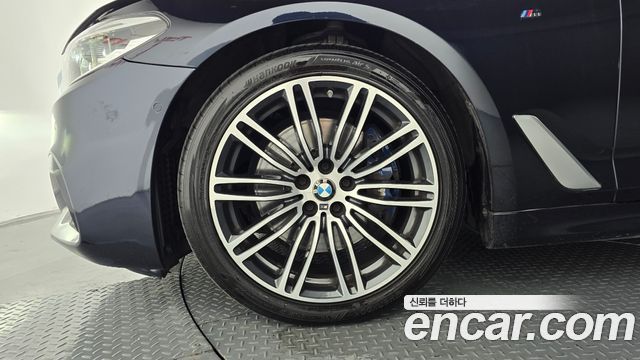 BMW 5-Series G30 530i xDrive M Sport Package Plus - фото 4