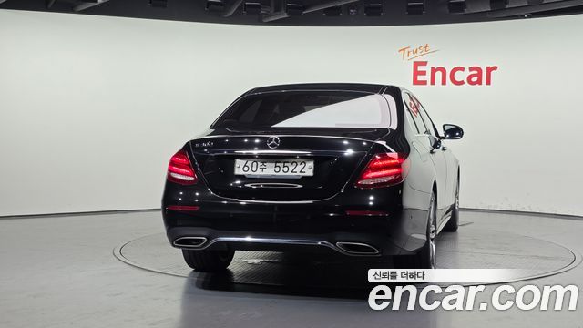 Mercedes-Benz E-Class W213 E300 AMG Line - фото 3