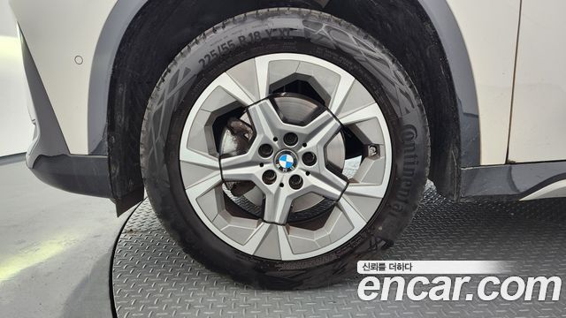 BMW X1 U11 xDrive 20i xLine - фото 4