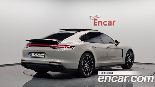 Porsche Panamera 2.9 AWD E-Hybrid Platinum Edition - фото 0