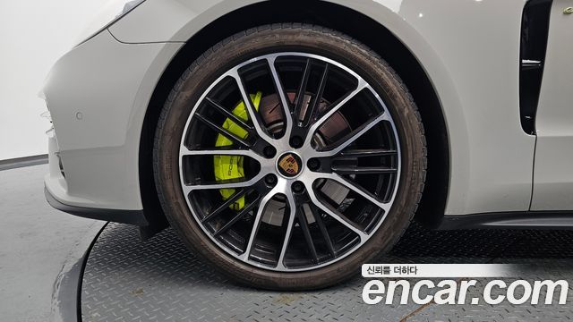 Porsche Panamera 2.9 AWD E-Hybrid Platinum Edition - фото 3