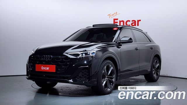 Audi Q8 55 TFSI Quattro Premium - фото 0