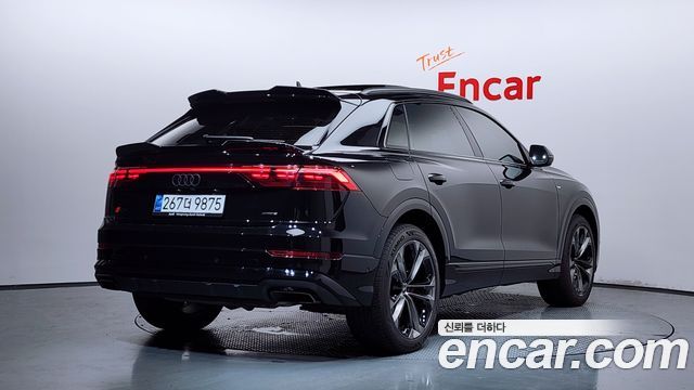 Audi Q8 55 TFSI Quattro Premium - фото 1