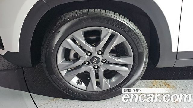 Kia Seltos Diesel 1.6 2WD Prestige - фото 4