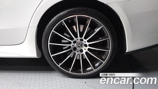 Mercedes-Benz CLS-Class C257 CLS450 4MATIC AMG Line - фото 4