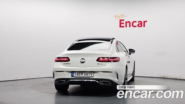 Mercedes-Benz E-Class W213 E300d 4MATIC Coupe - фото 2